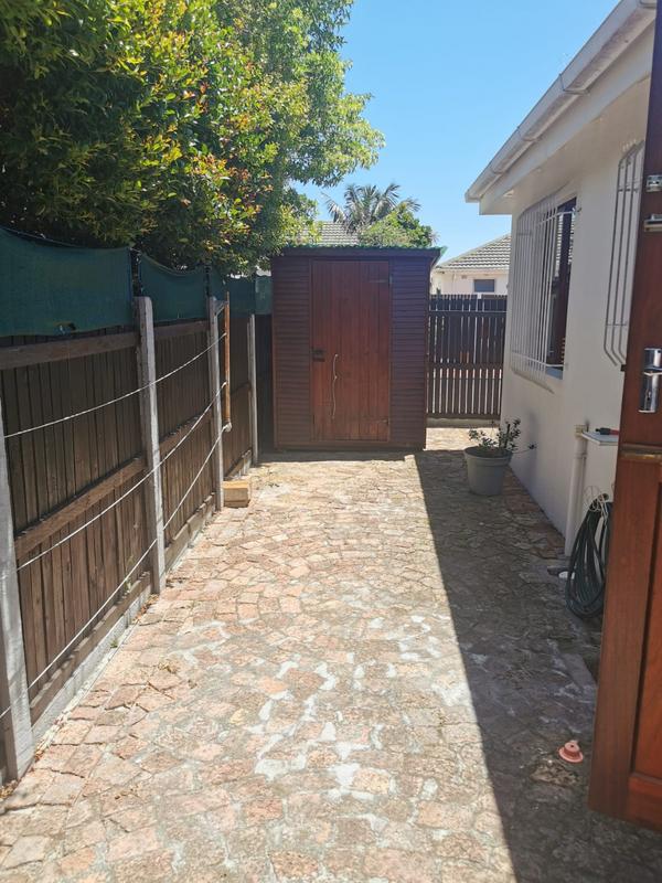 To Let 2 Bedroom Property for Rent in Table View Western Cape